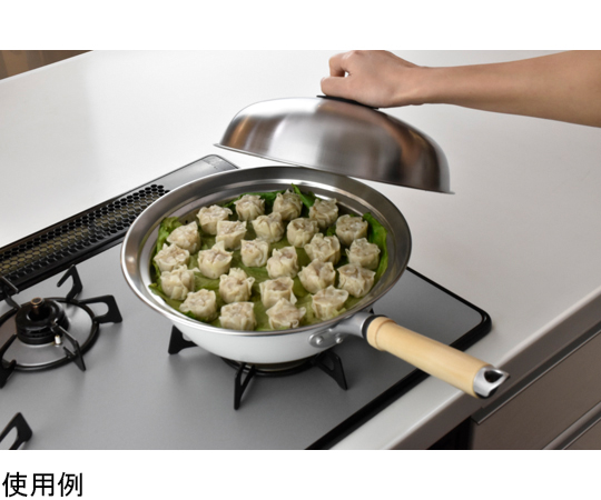 彩食庵Fパン用蓋付蒸し台（24～26用） 上部が透明な蓋が付いた、黒い蒸し台が正面から見える状態