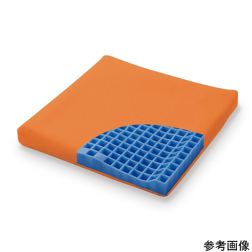 シートクッション（ピタ・シートクッション） 400×400×35 オレンジ 鮮やかなオレンジ色のクッションが平坦な面に置かれている様子