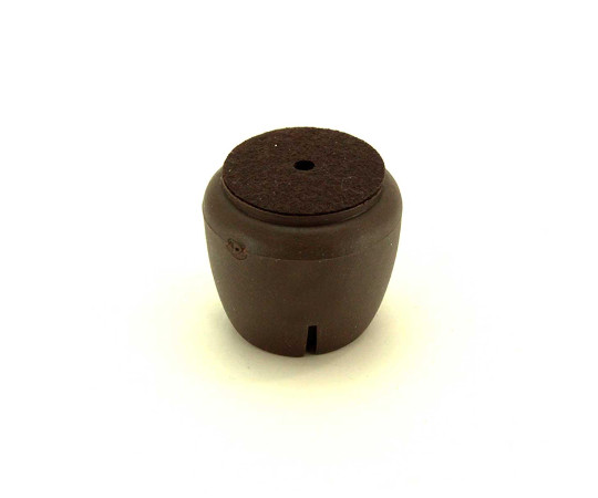 ワイドフェルトキャップ　丸脚用　21-32mm　濃茶　4個入 茶色のフェルトキャップが互いに隣接して並んでいる様子