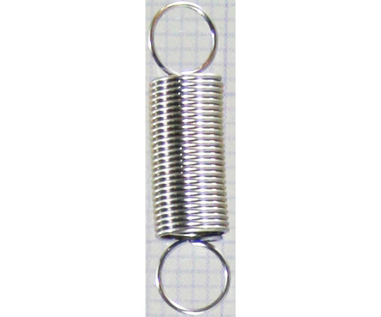 ユニクロメッキ　引バネ　線径0.4mm×外径5mm×自由長20mm 引バネが整然と並び、光沢のあるメッキ仕上げが施された様子