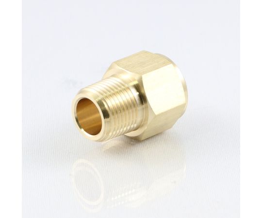 R1/4"xG1/4"　ねじ変換アダプター 金属製のアダプターが斜めから見える状態