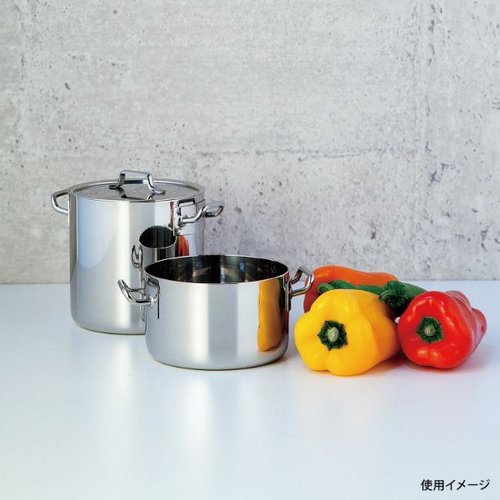 プチパン 両手・半寸胴鍋〈PRO〉9cm(蓋なし) トーダイ シルバーの表面に艶があり、底部分が広がった形状