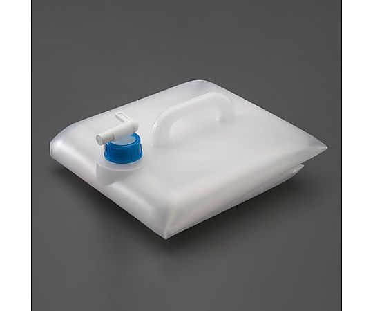20L ウォータータンク 透明なタンクの上部に注ぎ口が見える状態