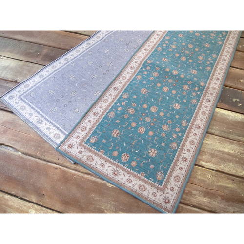 キッチンマット　khastan　インテリアマット45X180cm　グレー 落ち着いたグレーの地に繊細な模様が施された長方形のマットが広がる様子