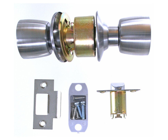 空錠　7U15-TR-32D　バックセット60mm 金属製の鍵穴が見える状態で、黒い表面の構造が強調されている。