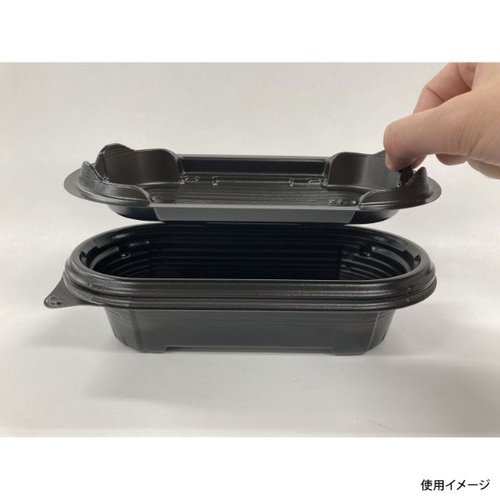 BFNプランチ21-A 黒中皿 [小箱販売] 皿の中心に配置された白いパターンが浮かび上がる状態