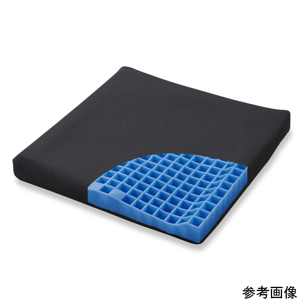 シートクッション（ピタ・シートクッション） 400×400×35 ブラック 中央に配置されたシンプルなデザインのクッション、静かなブラックカラーが際立つ。