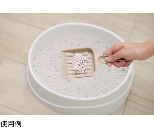 ネオクリア猫砂5L 透明なパッケージ内に粒状の猫砂が見える状態