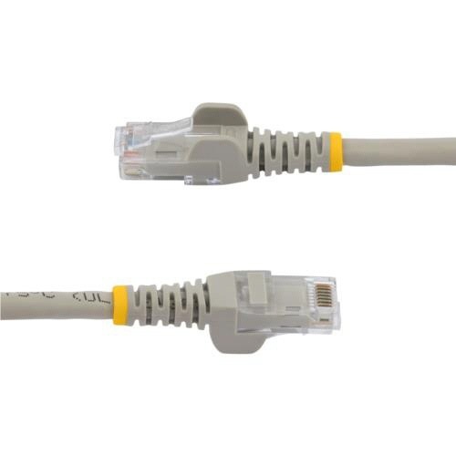 カテゴリ6　LANケーブル　RJ45モールドコネクタ　ツメ折れ防止　5m　グレー　1本 グレーのストレートケーブルが真上から見える状態で、コネクタ部分が強調されている。