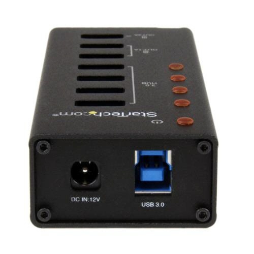 4ポート　USB3.0ハブ　充電用USBポート搭載　壁取付け用ブラケット付属　ブラック　1個 黒い本体に充電用ポートと取り付けブラケットが付属した4ポートのデジタルデバイス