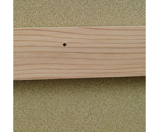 木部の穴うめ材　アンバー　10mL 濃いオレンジ色のボトルが正面を向き、白いキャップが確認できる状態