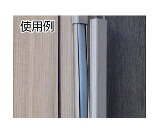 発泡体基材両面テープ 耐候性タイプ ホワイト 幅20mm×長さ15m 厚さ0.7mm 白い巻き状のテープが中央に配置された状態