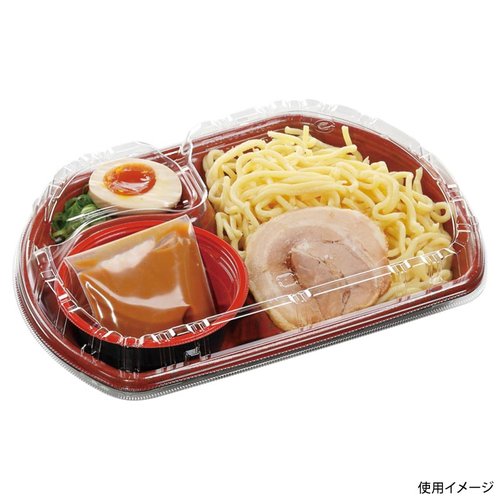 冷麺容器 SB半月25-17(42)本体 エコ うるし エフピコ 黒い半月型の容器が配置された状態で、アングルから見たデザインの様子