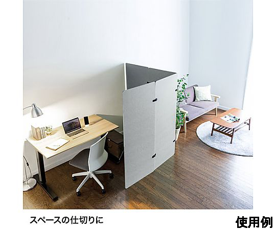 600x 12x1600mm パーテーション(吸音/4連) 横向きに配置された吸音パーテーションが並ぶ状況
