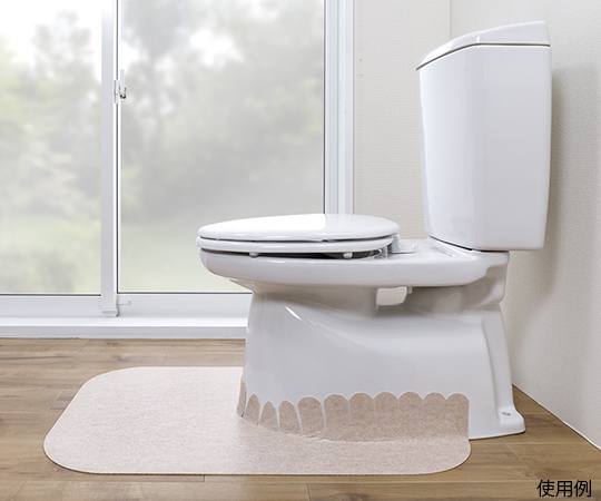 吸着拭けるトイレマット無地　ロング　BE 柔らかい素材で、シンプルな無地デザインが見える状態