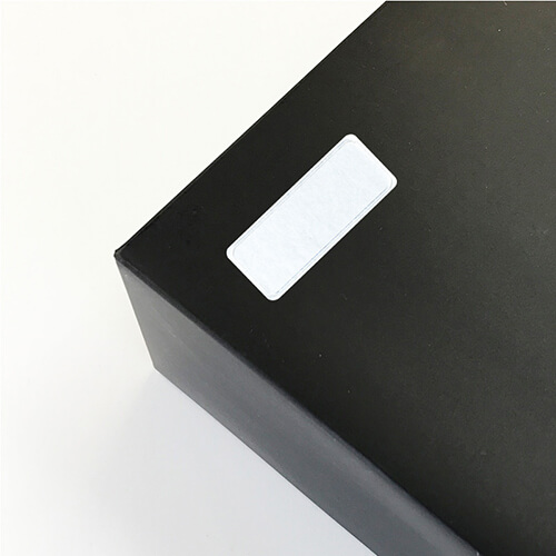 汎用性のあるシンプルなデザイン！落ち着いた印象の銀のギフトシール