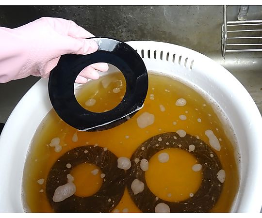Tipo's　アビリティークリーン　本体　500ML 透明なボトルに入った液体が見える状態、ラベルには使用方法が記載されている