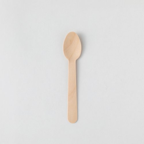 使い捨てスプーン 木製スプーン140 紙完封袋(茶色) アサヒグリーン 複数の木製スプーンが茶色の封筒に収められた状態