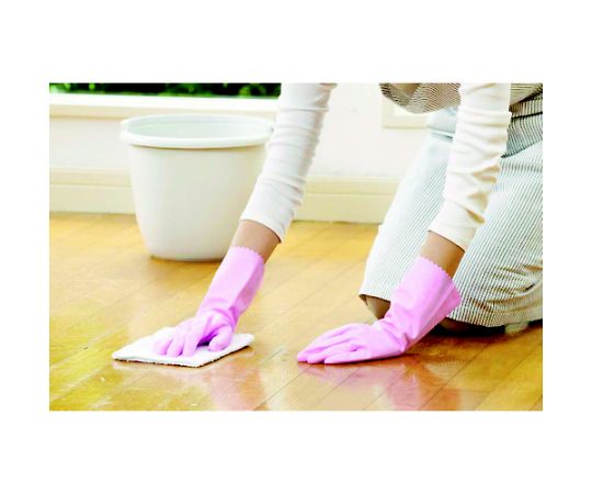 塩化ビニール手袋 ナイスハンドミュー薄手 ピンク Sサイズ 薄手のピンク色の手袋が広げられ、指先まで見える状態