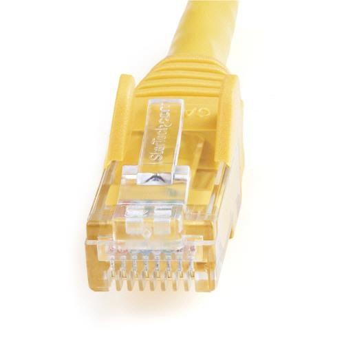カテゴリ6　LANケーブル　RJ45モールドコネクタ　ツメ折れ防止　1.5m　イエロー　1本 明るい色合いのLANケーブルが直線状に伸びている様子