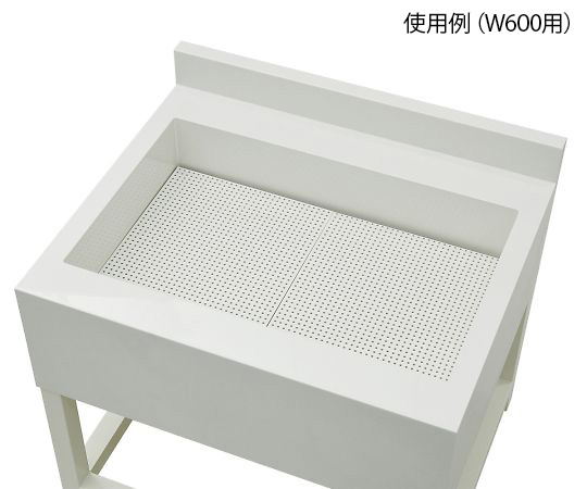 PVC流し台 W600用 スノコ 白いスノコが直立し、周囲に水はけ用の穴が見える状態