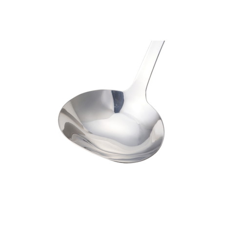 お玉　セレクト100　レードル 持ち手が長く、黒いシリコンとステンレススチールの質感が際立つ状態