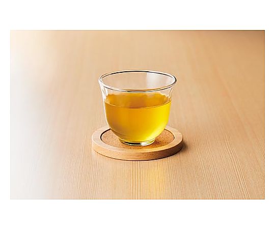 生活の器 冷茶グラス6個入 透明な冷茶グラスが整然と並び、光を受けてきらきらと輝いている様子