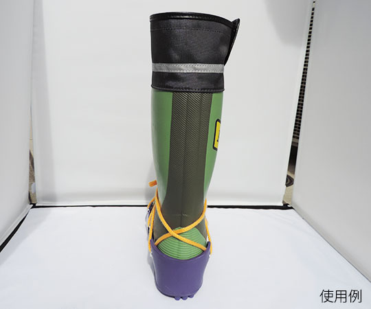 携帯靴　小　24～24.5cm 外側が光沢のある黒い素材で、つま先部分がやや丸みを帯びたデザインの様子