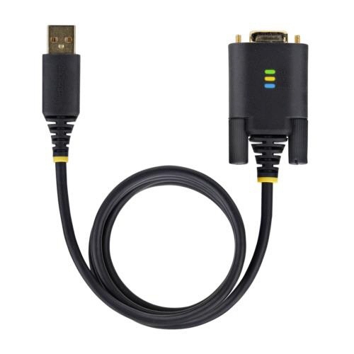 USB-RS232Cシリアル変換ケーブル　ストレート　3m　ブラック　1本 コネクタ部分がクローズアップされた状態で、黒いケーブルが床に置かれている様子
