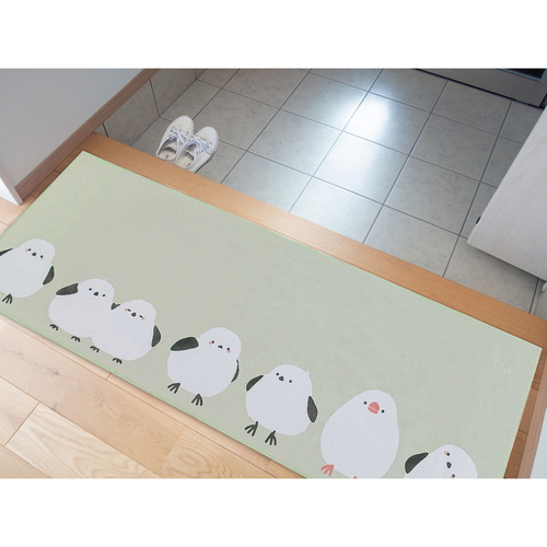 キッチンマット　フラフィットインテリアマット　45X180cmコトリ 全体が鮮やかな色合いで、ふわふわとした質感が際立つ状態
