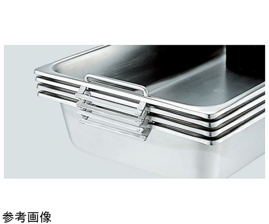 18-8 可動ハンドル付ホテルパン 1/2サイズ H100mm（丸取手・短手方向） 可動ハンドルが付いた状態で、短手方向から見たホテルパン。