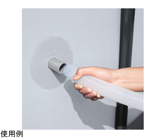 プール用 フィルターポンプ 3028L 透明なタンクが特徴的なフィルターポンプが横から見える状態