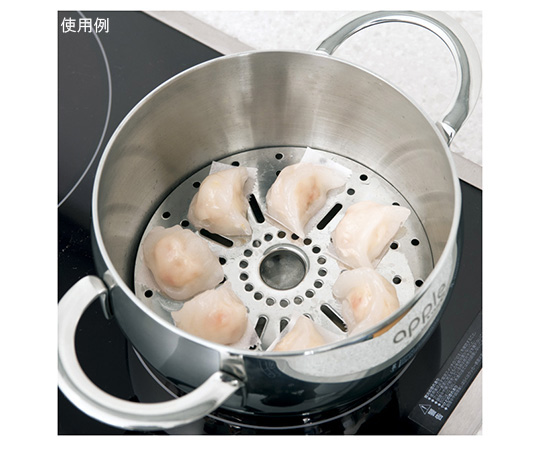 アップル 両手ナベ 1.9L 底が広く、取っ手のついた深い鍋が横から見える状態