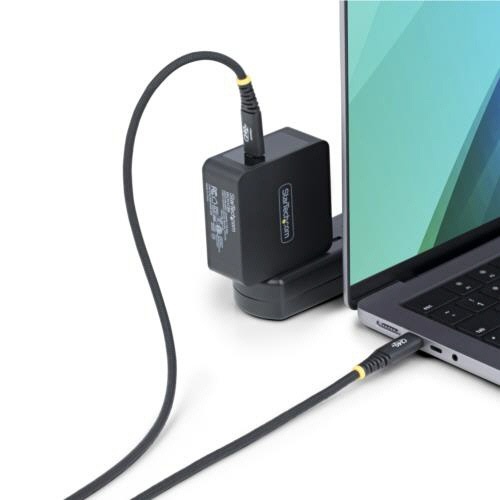 USB-Cケーブル　1m　オス・オス　ブラック　1本 直線的に広がる黒いケーブルの全長が見える状態