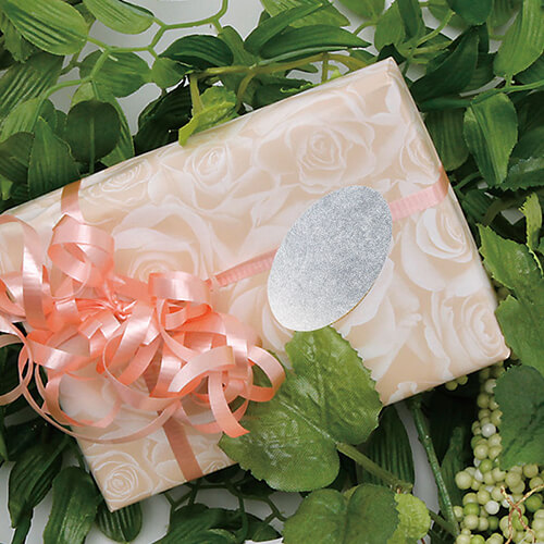 ザラザラとしたテクスチャがおしゃれ！シンプルな銀の楕円形シール