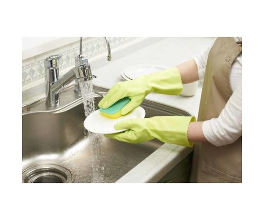 塩化ビニール手袋 ナイスハンドミュー中厚手 ピンク Mサイズ 柔らかなピンク色の手袋が正面から確認できる状態