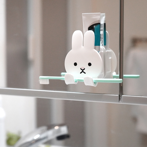 フック　吸着　スティッキーフックポケット　アニマル　ウサギ ウサギの形をしたかわいいデザインの吸着フックが真上から見える状態