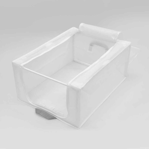 収納ボックス　WPフレーム付衣類収納ベーシックロング 明るい色合いのキャビネットが正面から見える状態で、上部にはフレームが搭載されている様子。