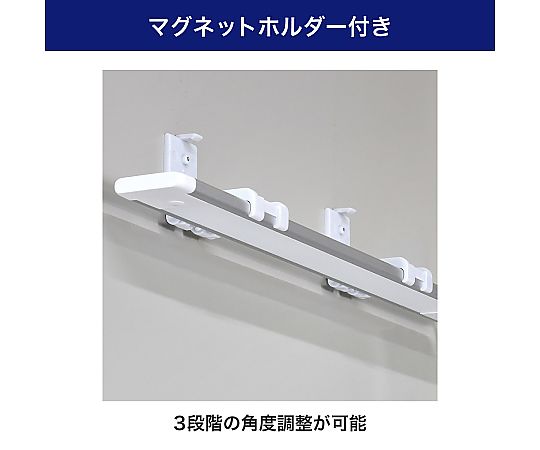 LED多目的灯　USBタイプ　非接触スイッチ　電球色 斜めから撮影されたシンプルなデザインの灯具、非接触スイッチ部分が強調されている。