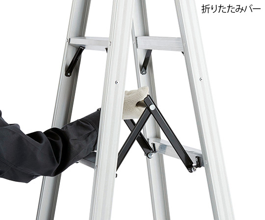 四脚アジャスト式専用脚立 安定した四脚の状態で、伸縮可能な足が調整されている様子