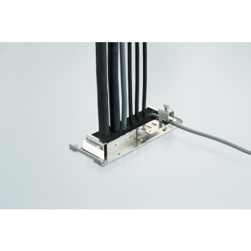 210-034-657 配線孔ｹｰﾌﾞｸﾗﾝﾌﾟ 防塵仕様 中 1個画像