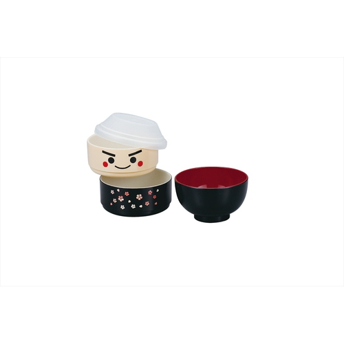 お弁当箱　2段　お椀付き　こけし弁当　850ml　ランチボックス　イチロー こけしデザインの弁当箱が重ねられ、お椀が隣に置かれた様子