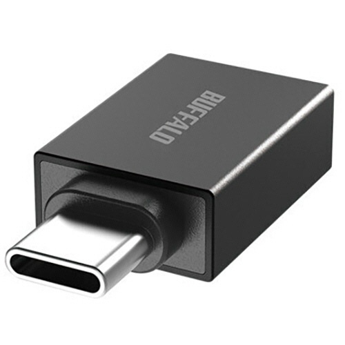 USB3.2(Gen1)変換アダプター(A　to　C)　ブラック　1個 斜めから撮影された変換アダプター、黒い筐体が際立つ。