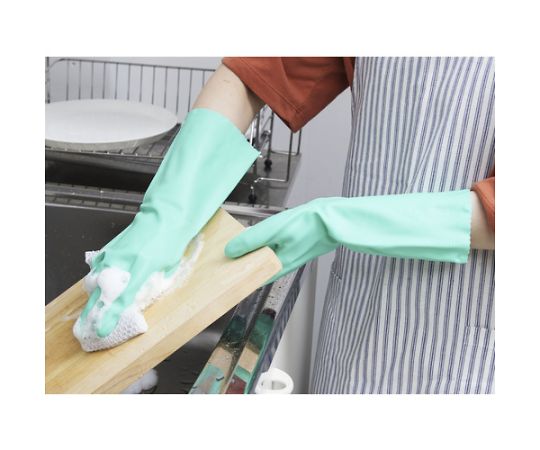 まとめ買い 塩化ビニール手袋 トワローブフルールあつ手 グリーン L （20双入） 緑色の手袋がパッケージに収められた様子