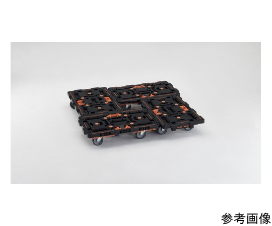 連結式樹脂製平台車 ビートル 700X450 自在5輪 平坦な面で撮影された、自在5輪が装着されたプラスチック製の平台車が正面を向いている状態。