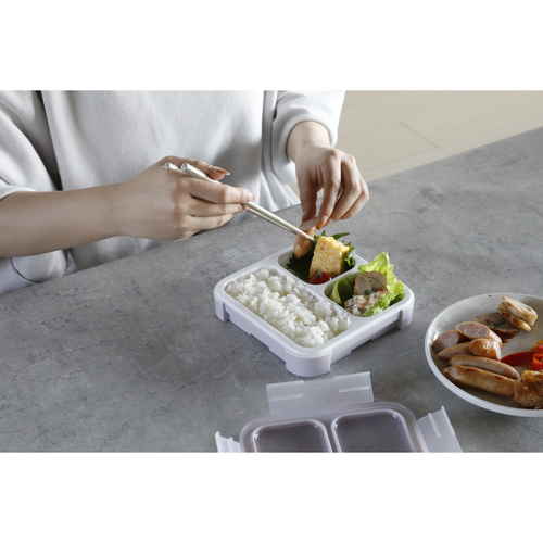弁当箱　薄型弁当箱　抗菌フードマン500　1段　500ml　パープル 上面が滑らかな紫色の薄型容器が正面に見える状態