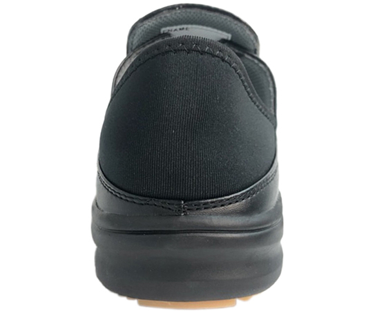 2WAYコックシューズ　厨房用　TUFTOP　4121　BLACK　28.0cm シンプルなデザインの横から見たコックシューズ、黒のレザー素材が光沢感を持つ。