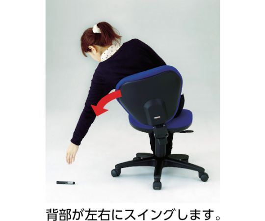 オフィスチェア　グレー 背もたれと座面がグレーのシートで構成された、シンプルなデザインのチェアが正面から見える状態。
