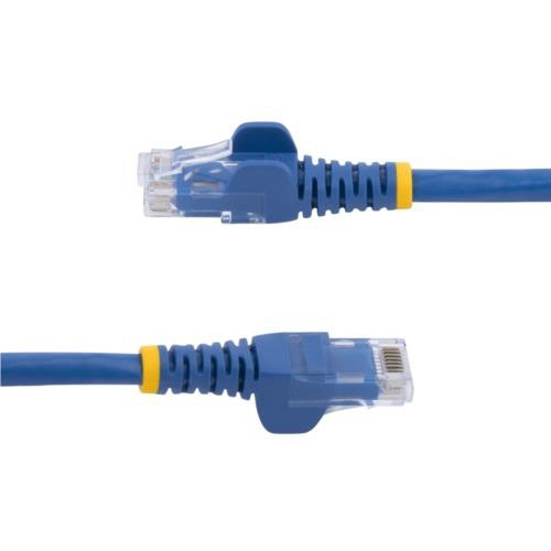 カテゴリ6　LANケーブル　RJ45モールドコネクタ　ツメ折れ防止　2m　ブルー　1本 透明な保護袋に入った、鮮やかな青色のLANケーブルが見える状態。