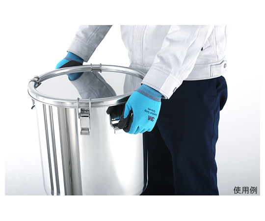 折りたたみ取っ手付密閉容器（クリップ式/FKM）　65L 透明な容器のフタが部分的に開いた状態で、内部が見える様子